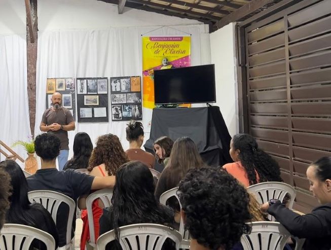 api-modulos/fotos/img/galeria_cat_culturais_534/534/13424/PALESTRA - CONCURSO ESCOLAS DA CULTURA - CIRCUITO DAS ARTES, NA ÁREA DE ATIVIDADES, 22.08.2025 (13).jpg